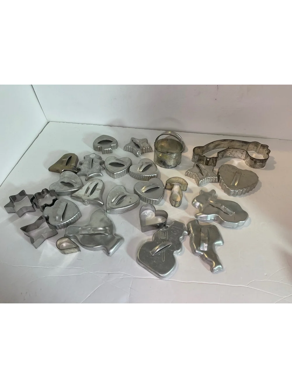 Vintage Metal Cookie Cutters Lot 25 Aluminum Tin Christmas Holiday Shapes